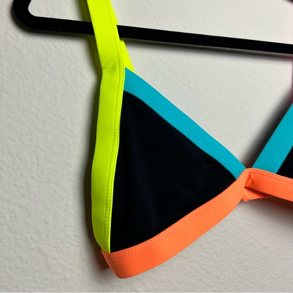 ONEONE Kameron Triangle Bikini Top Nassau - Picture 3 of 7